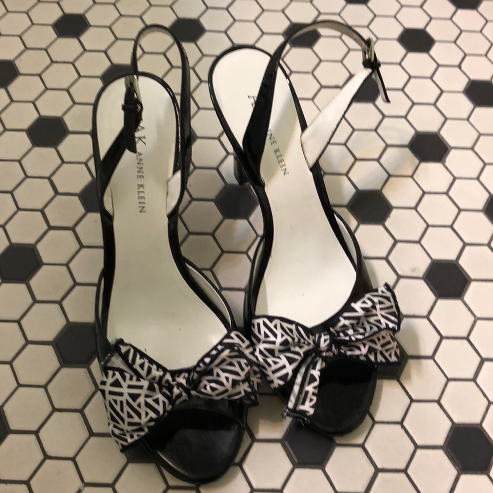 Anne Klein peep toe bow heels